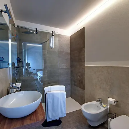 Via Goito 25 & 4*