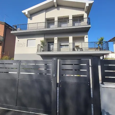 Via Goito 25 & Vendégház Peschiera del Garda