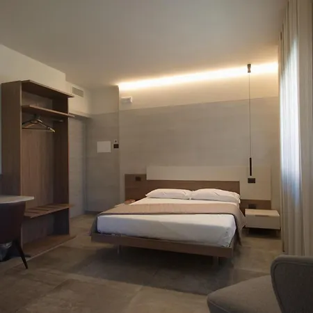 Via Goito 25 & Vendégház Peschiera del Garda