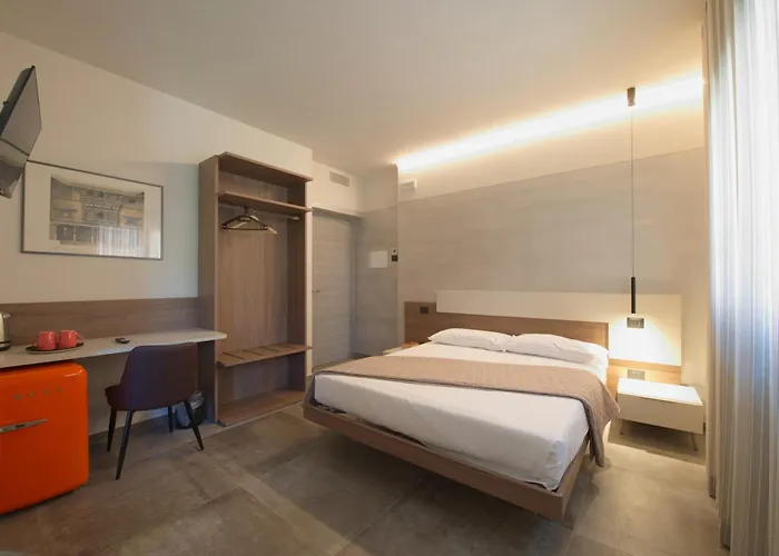 Via Goito 25 & 4* Peschiera del Garda