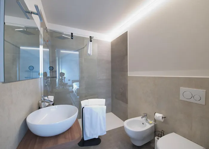 Via Goito 25 & 4* Peschiera del Garda