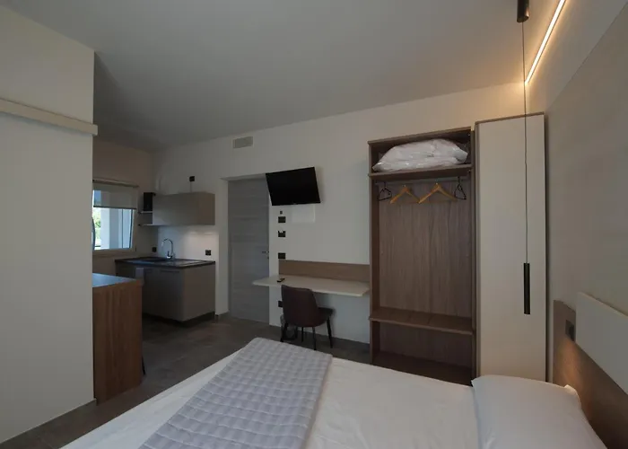 Via Goito 25 & 4* Peschiera del Garda