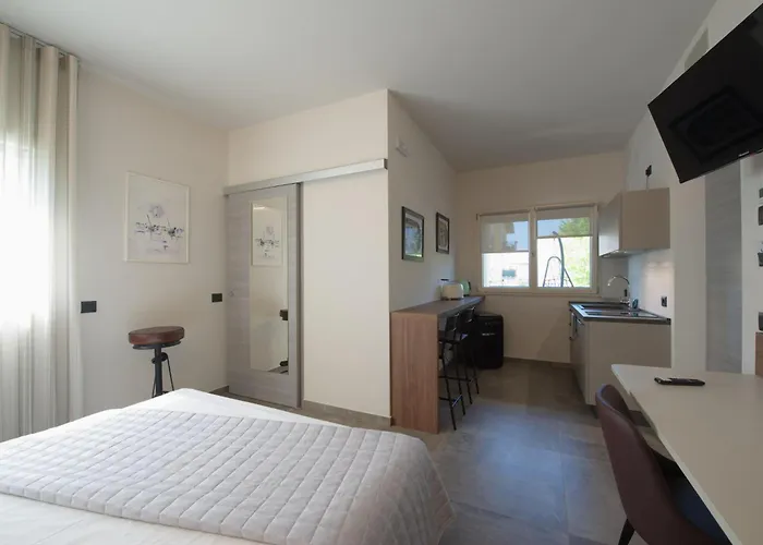 Via Goito 25 & Penzion Peschiera del Garda