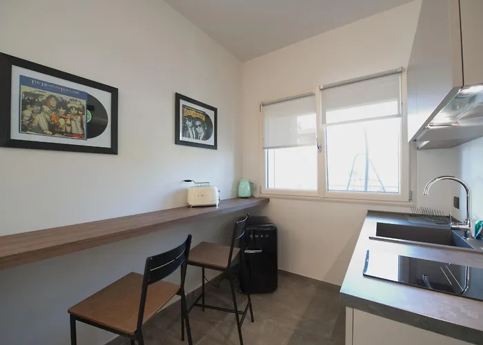 Via Goito 25 & Penzion 4*