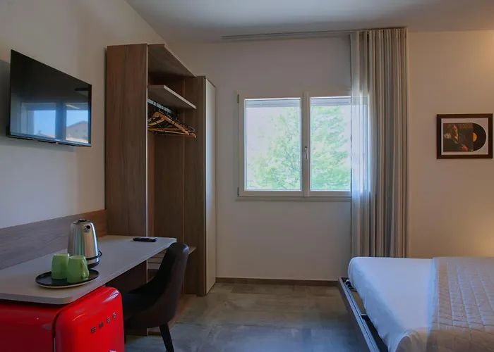 Via Goito 25 & 4* Peschiera del Garda