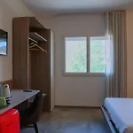 Via Goito 25 & 4* Peschiera del Garda